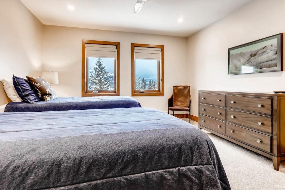 Centennial 2 Bedroom Condo Unit no. 13ab