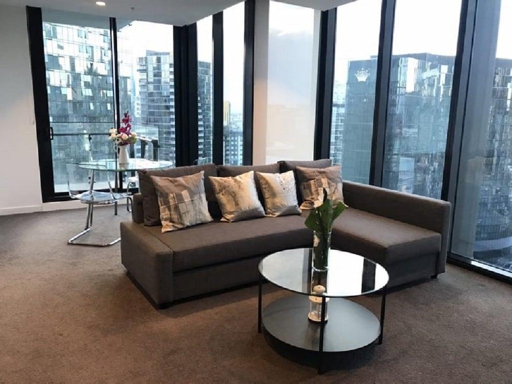 Southbank Platinum Tower Apartment