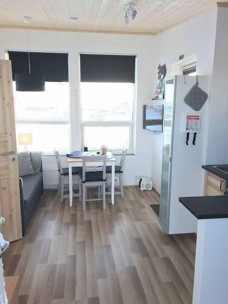 Blue View Cabin 3B with Hot Tub