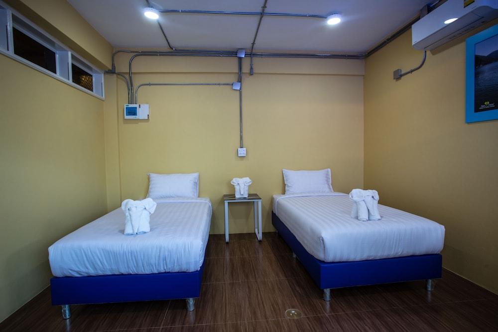 Baan Chang Hotel & Coffee House