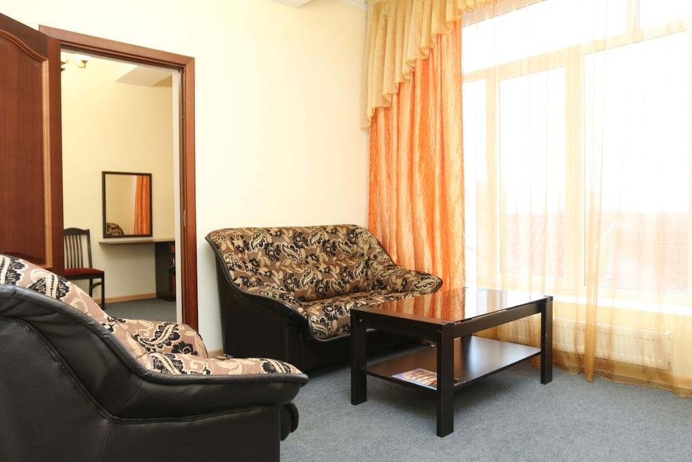 Kavkaz Hotel