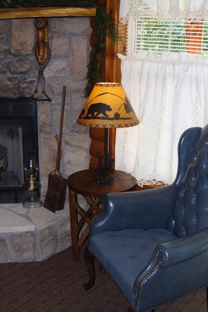 Crystal Cove Bed and Breakfast