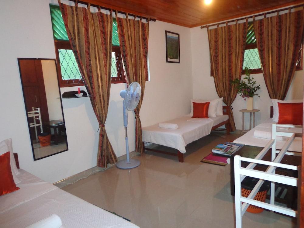 Brown's Edge Residence