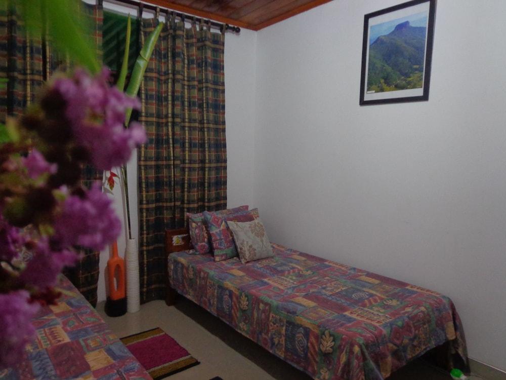 Brown's Edge Residence