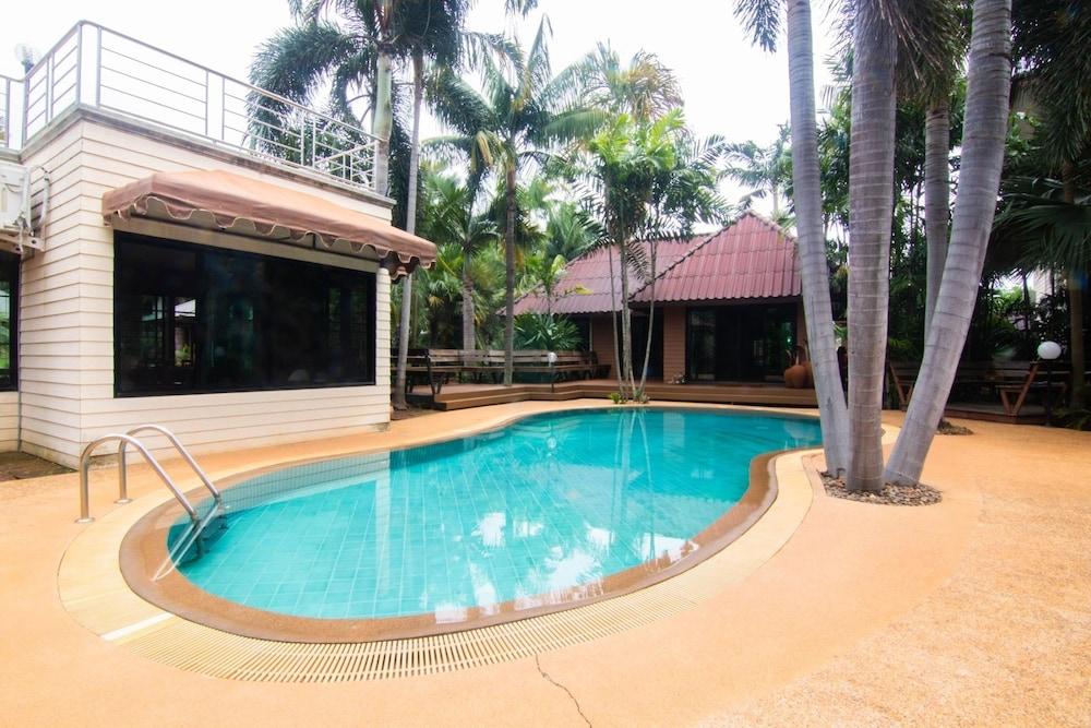 Palm Suites Khao Yai