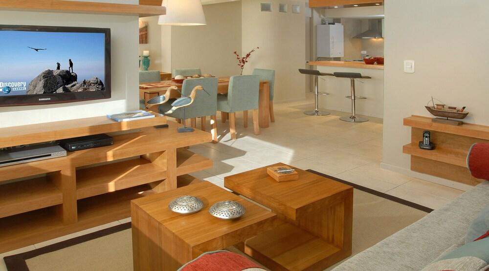 Luxury 2Bed 1Bath Great Lake Views - SM3