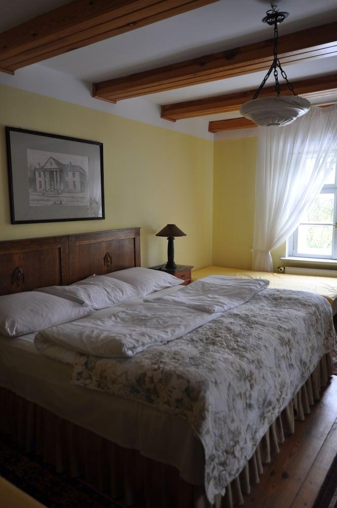 Pałac Grochowiska Szlacheckie