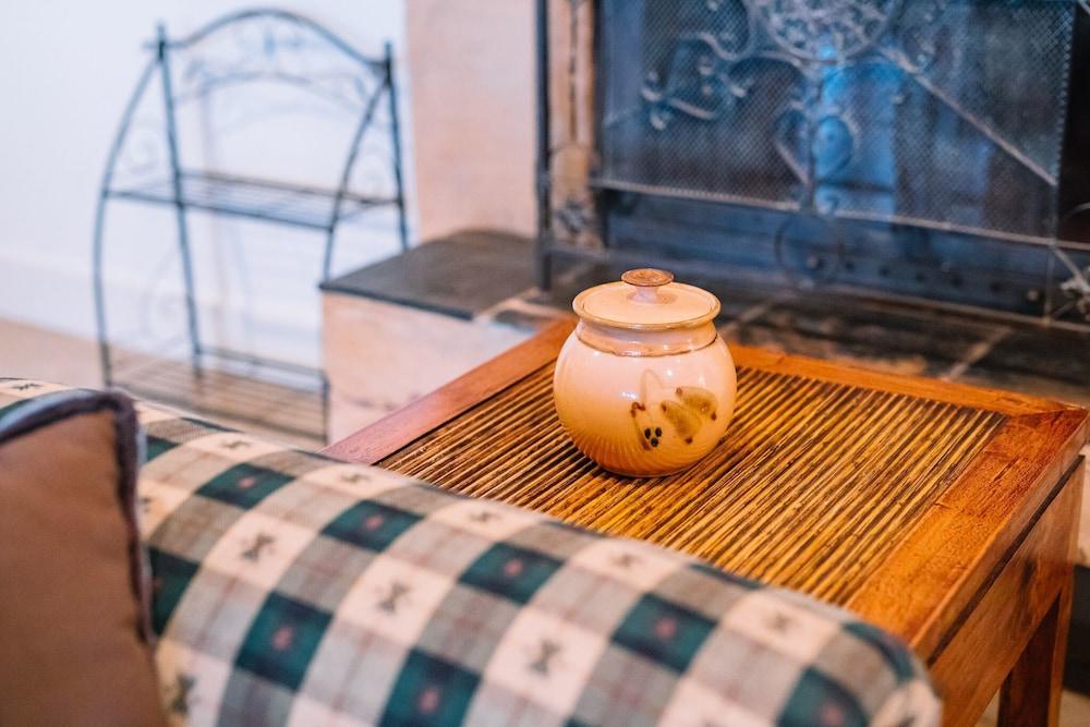 Outlook Hill Vineyard Cottages