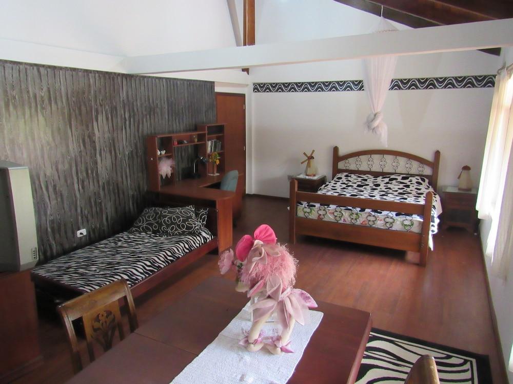 Maria Adelaida Hostal