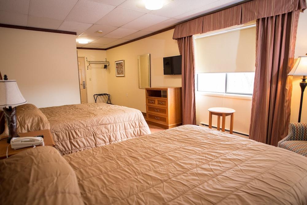 Pine Ridge Dude Ranch