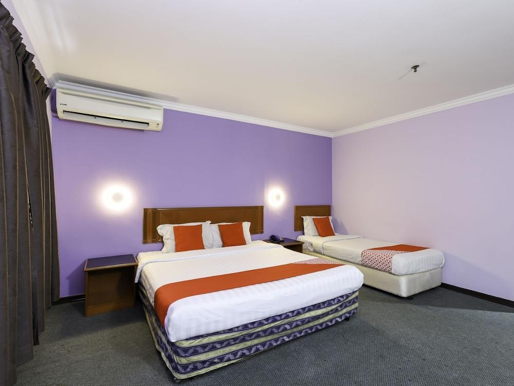 OYO 472 Comfort Hotel 1