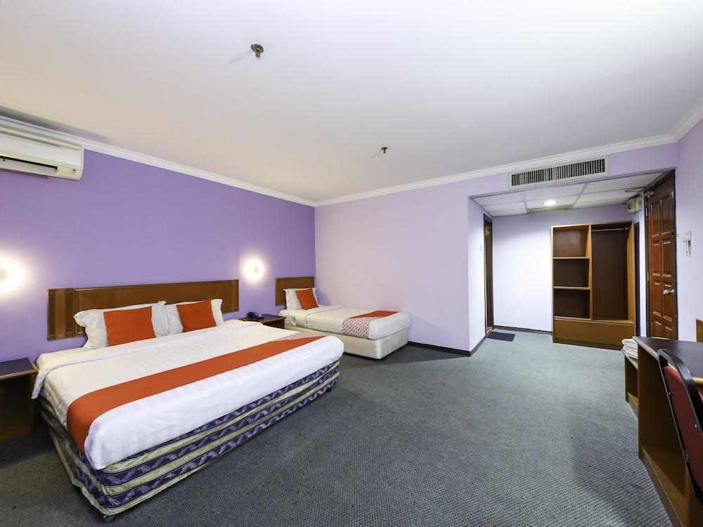 OYO 472 Comfort Hotel 1