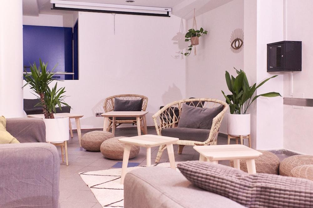 Checkin Caribe Youth Hotel