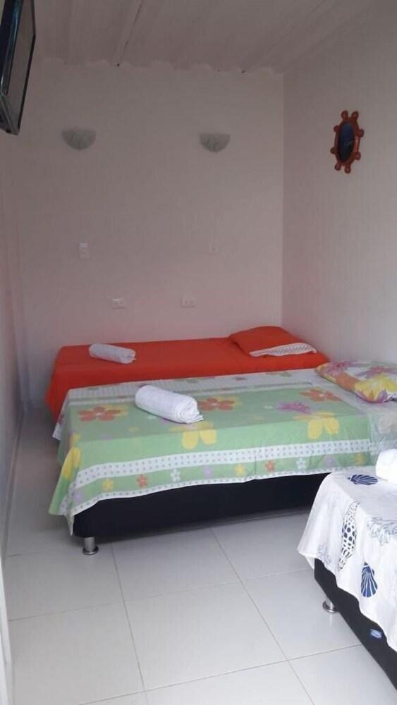 Sea And Sunshine Lodge