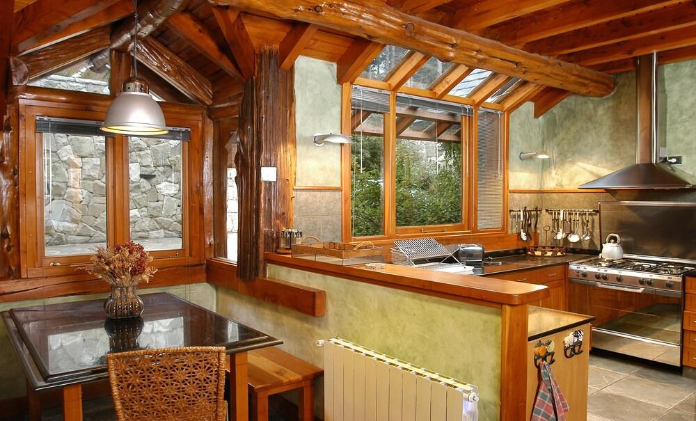 Ultra Luxury 6Bed 5.5Bath HV1