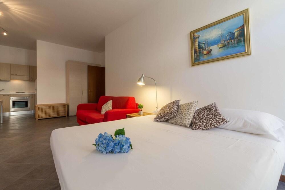 Galleria Roma Studio