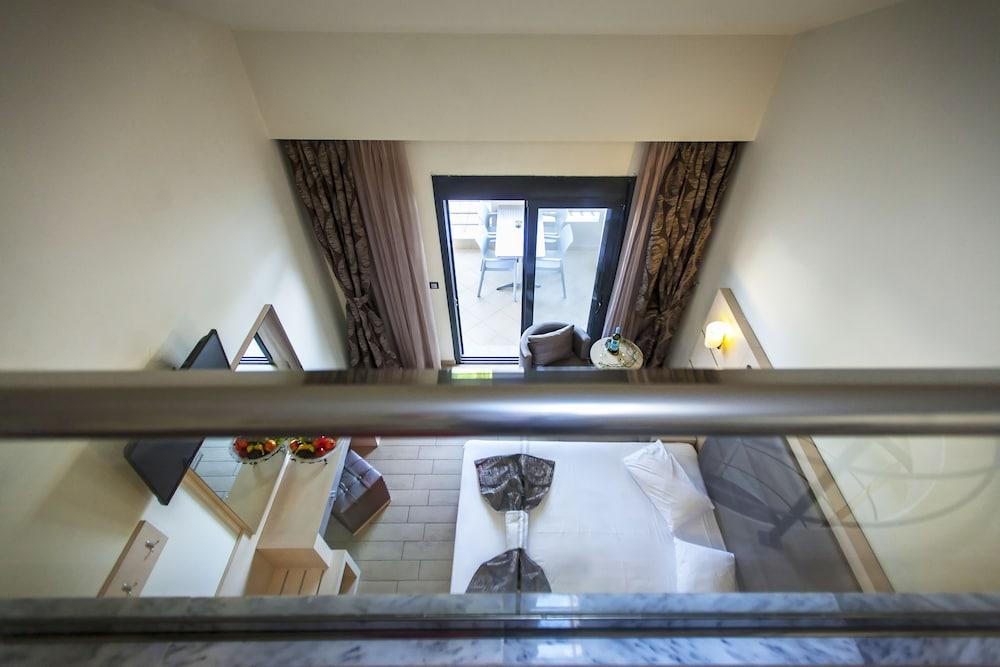 Rooms Amalthea Mare & Cafe - Bistro