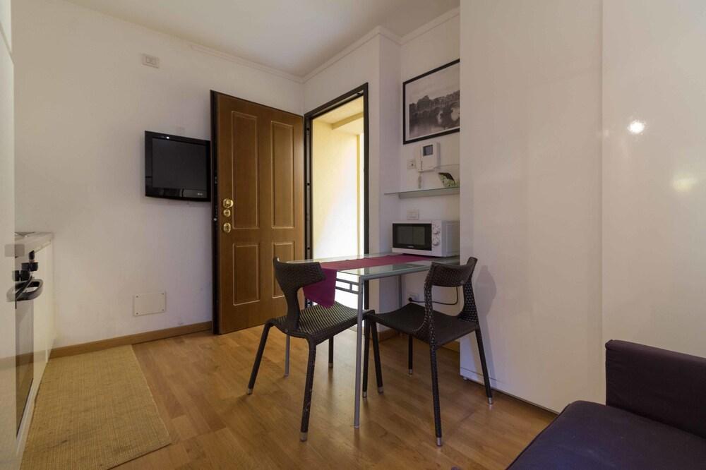 Roma 24 Apartment