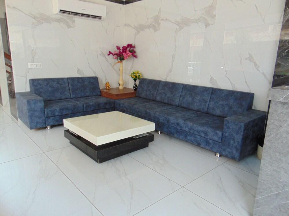 The Grand Vardhman Hotel