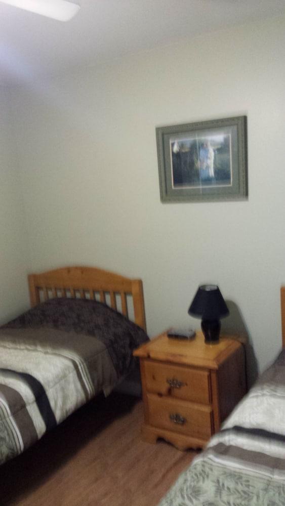 John B's Oceanfront Cottages