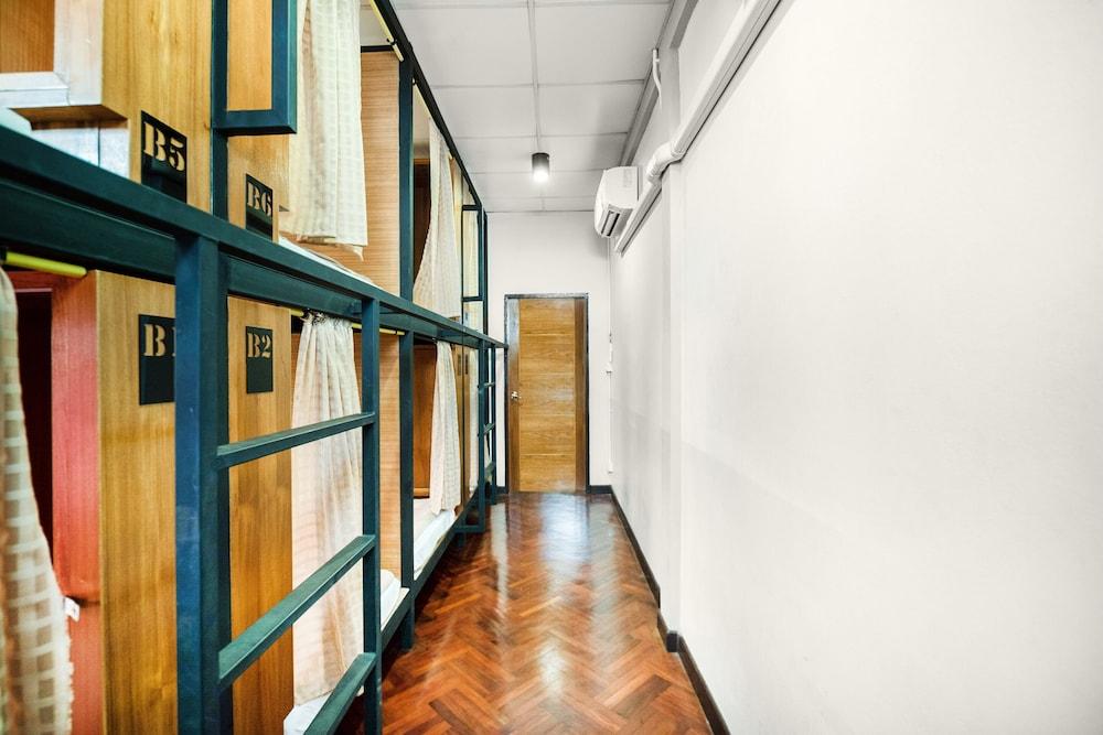 OYO 612 Hansa Hostel