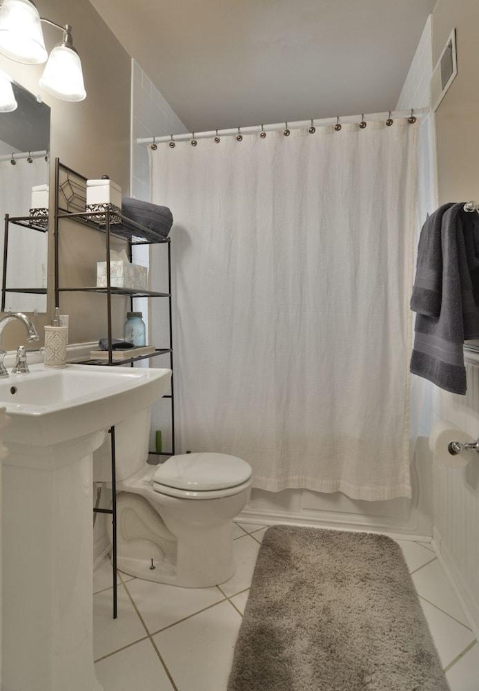 Cottage by the Historic Depot