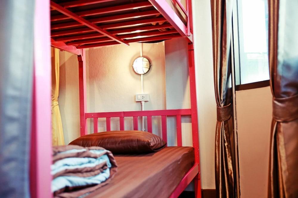 Checkin68 Chiangmai Hostel & Rooms