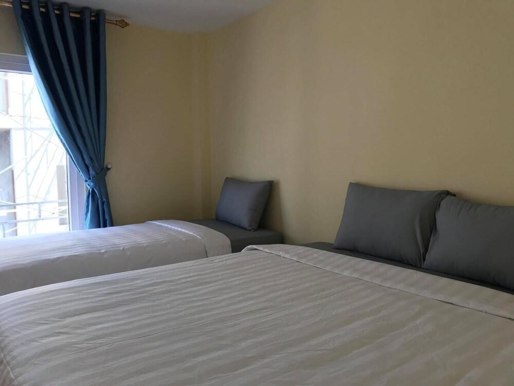 Nana Backpacker Hostel