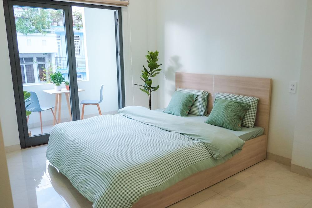 AHA The Allie 528 Apartment