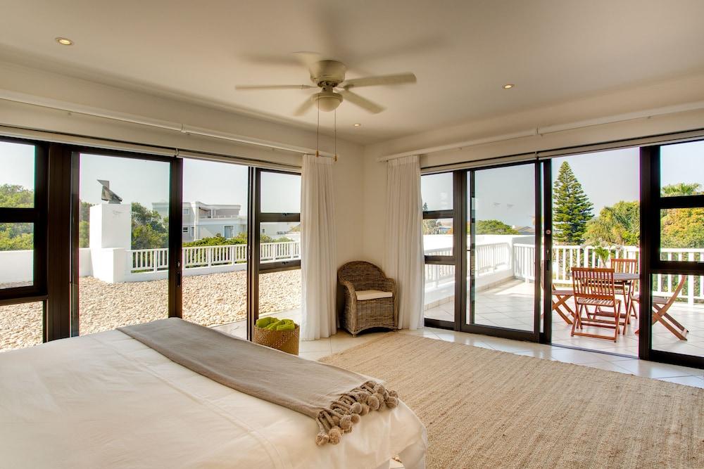 Limoni Luxury Suites