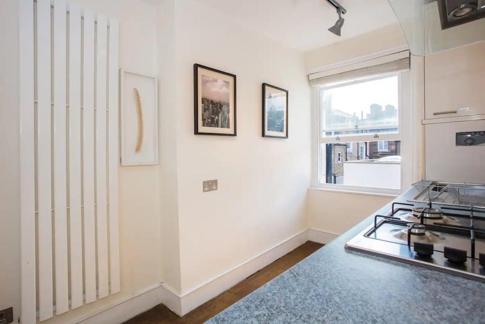 Comfortable Central 1 Bedroom Flat