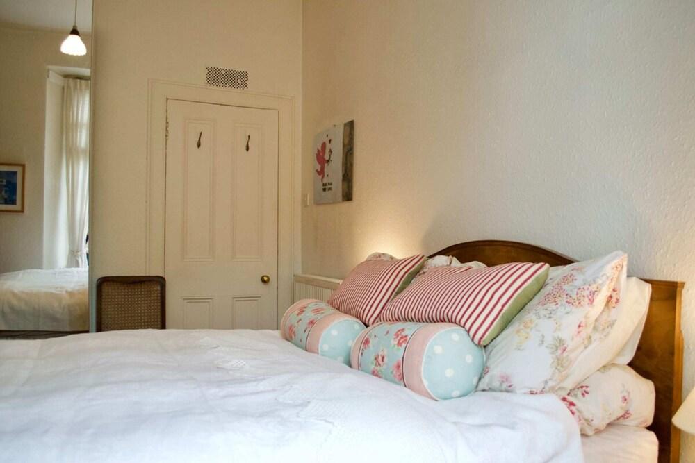 1 Bedroom Flat In Edinburgh