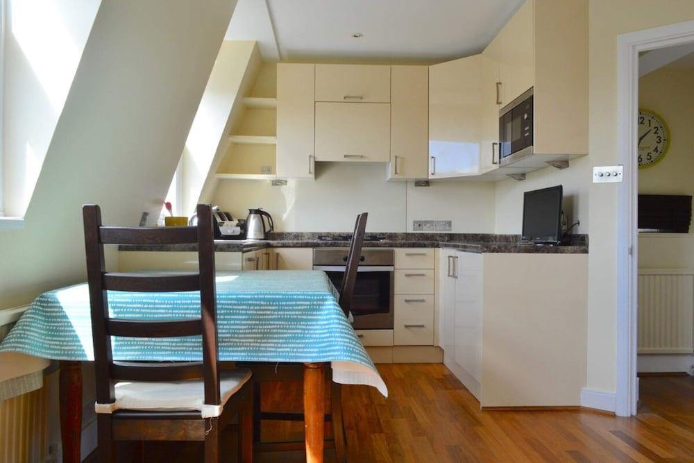 Lovely Top Floor Flat in Leafy Fulham