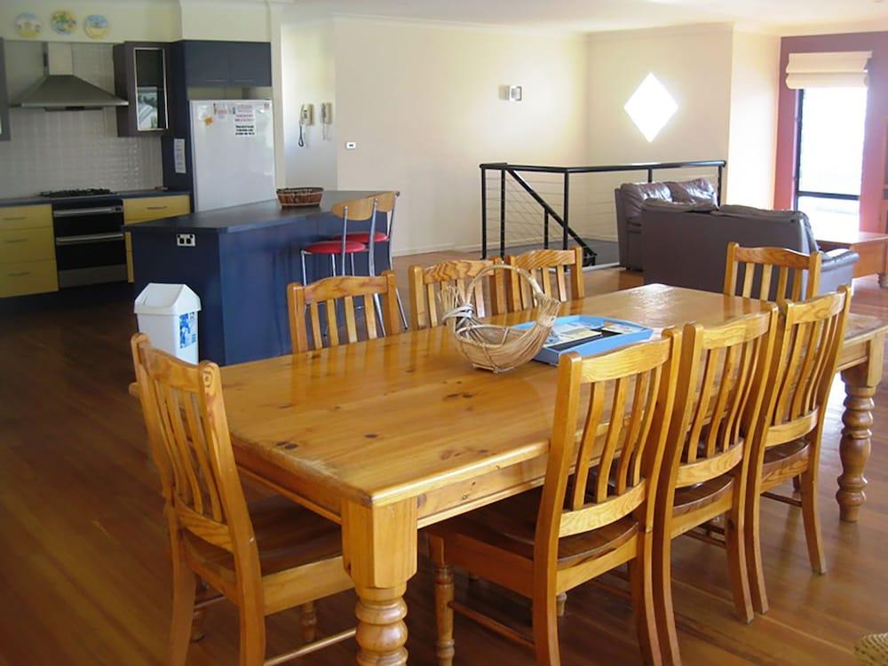 Whispering Seas @ Crescent Head