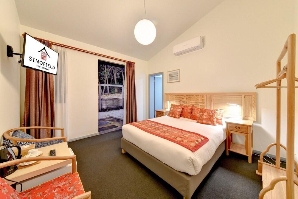 Sinofield Edu-Retreat