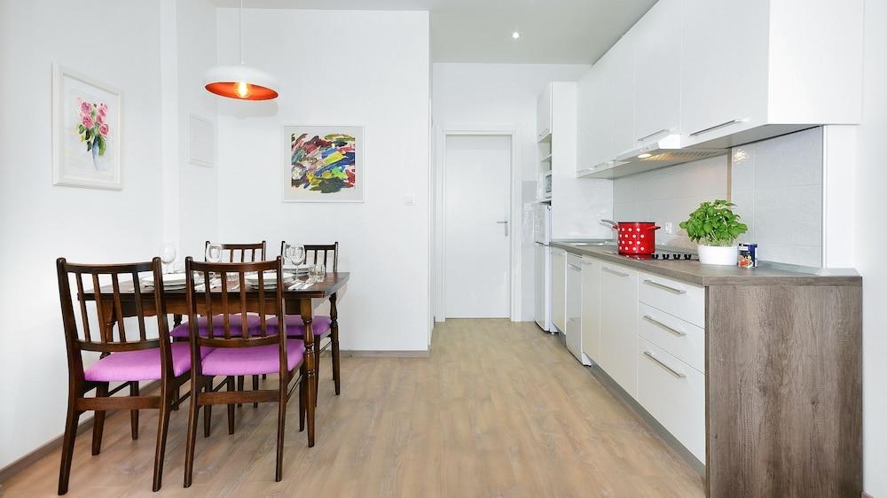 Apartments Denise Podgora