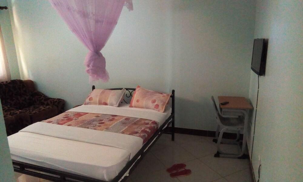 SILVER PEAK HOTEL LIRA LTD