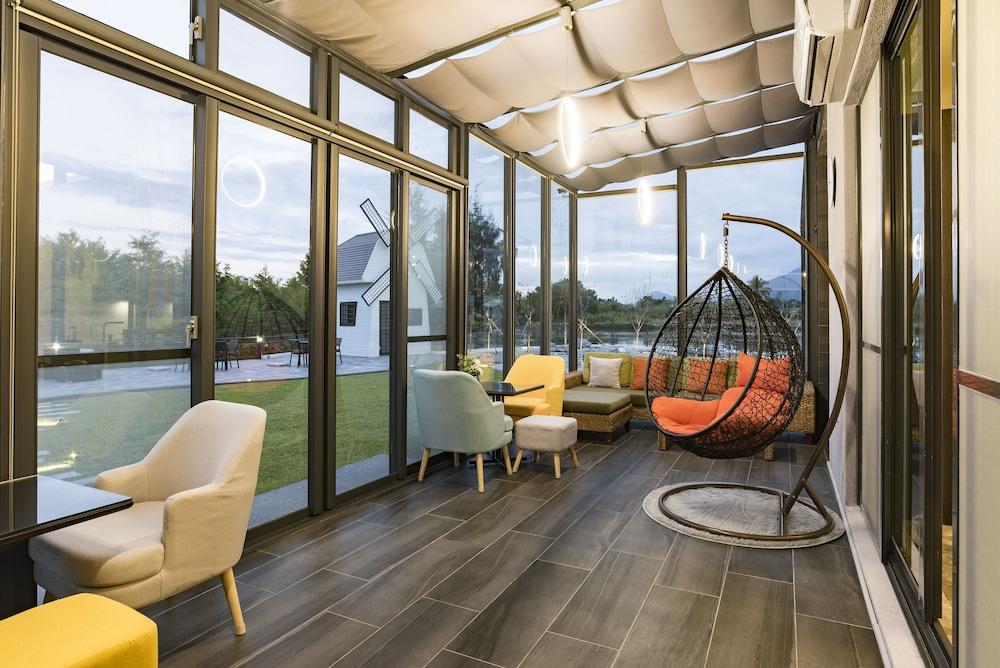 Follow the Cloud B&B