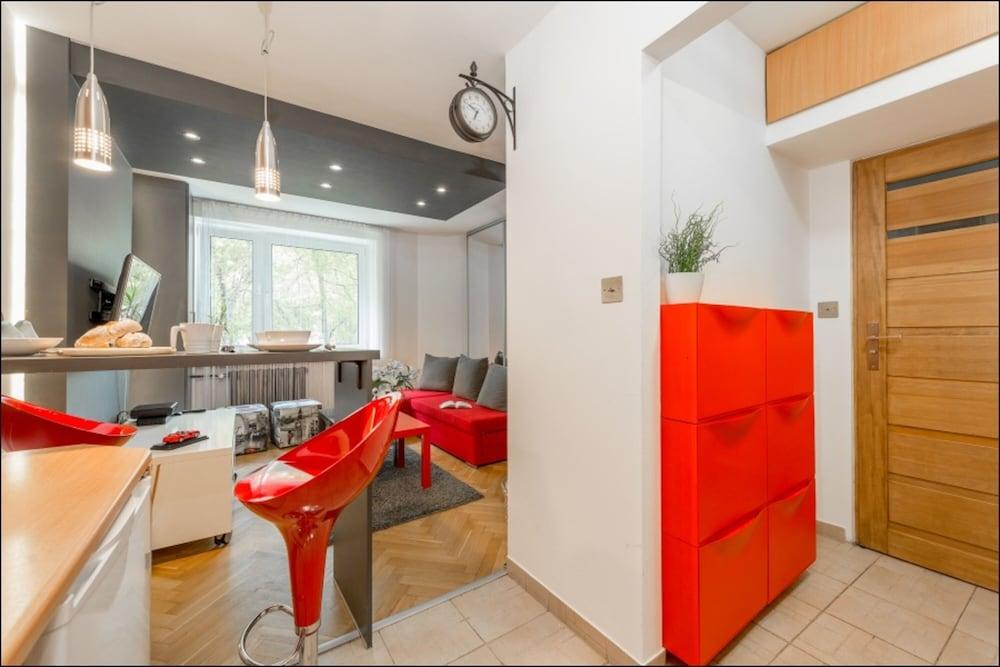 P&O Apartments Emilii Plater 2