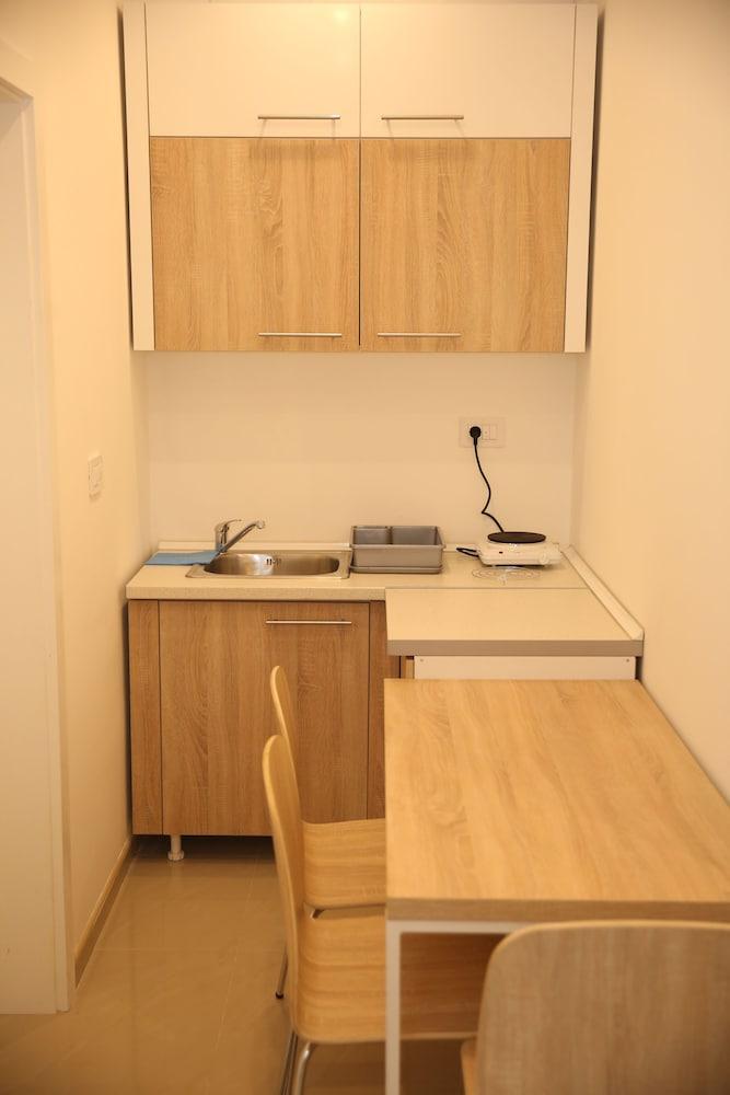 Gold Crown Apartments