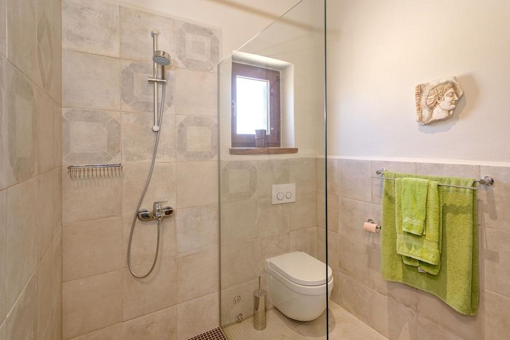 Luxury Villa Sea Seeker with Pool