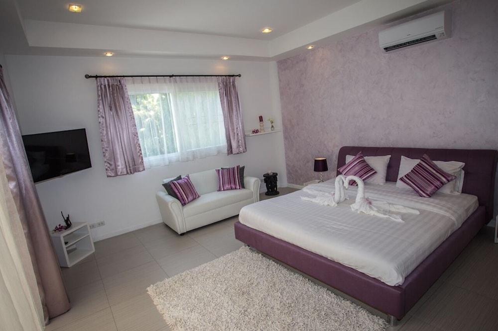 Blissful Tropical Stay at SeaLaVie Villa