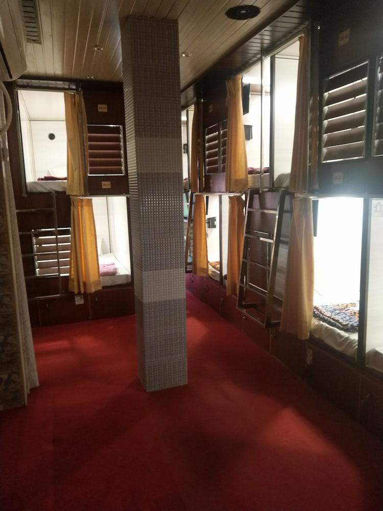 Hotel Chakasha Govindam