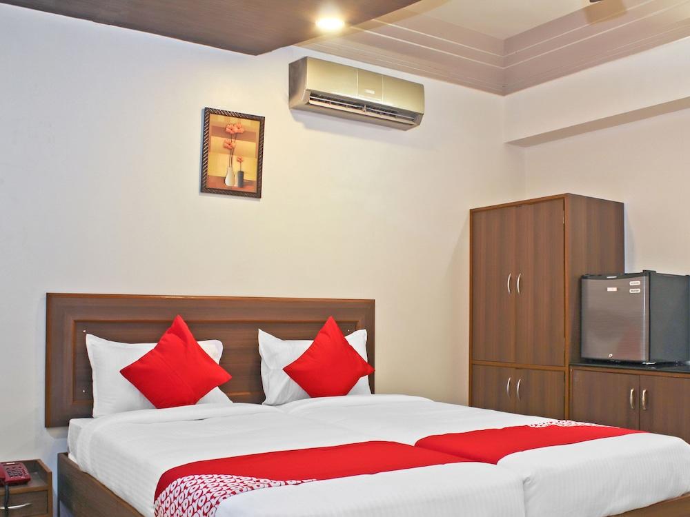 OYO 22792 Hotel Jayratna