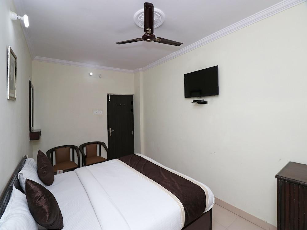 OYO 23009 Hotel Maxx