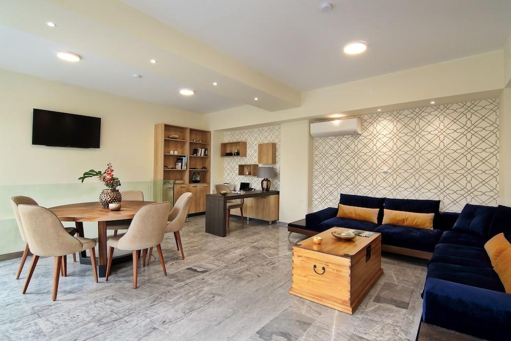 Maison 66 Riviera Hotels