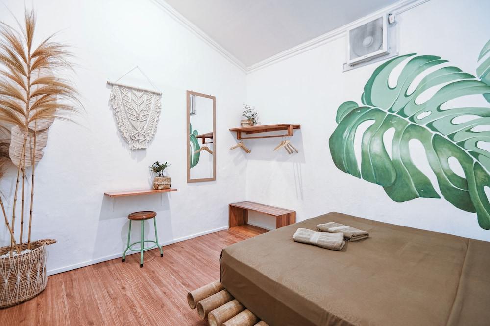 Snooze Guesthouse Yogyakarta - Hostel