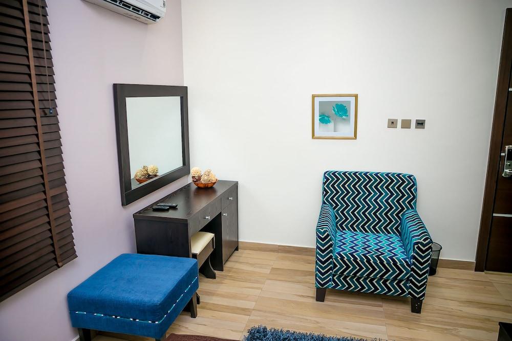 GEI8 Hotels & Lounge