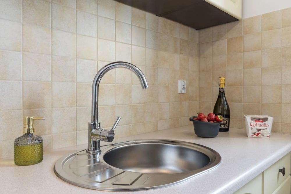 ClickTheFlat Royal Park Apartment