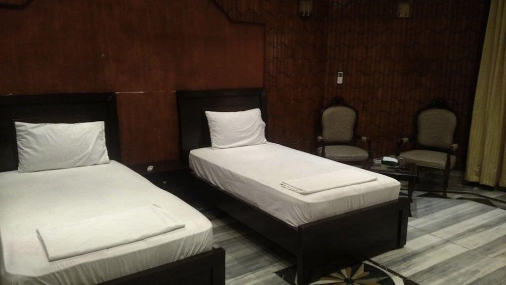 Executive Galaxy Guest House